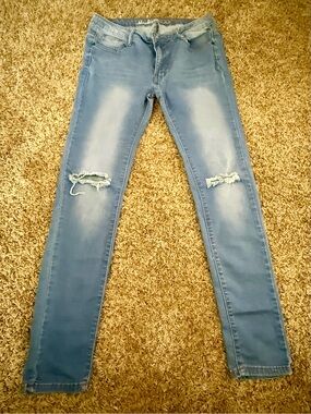 Women’s Light Blue Distressed Stretch Slim Fit Jeans